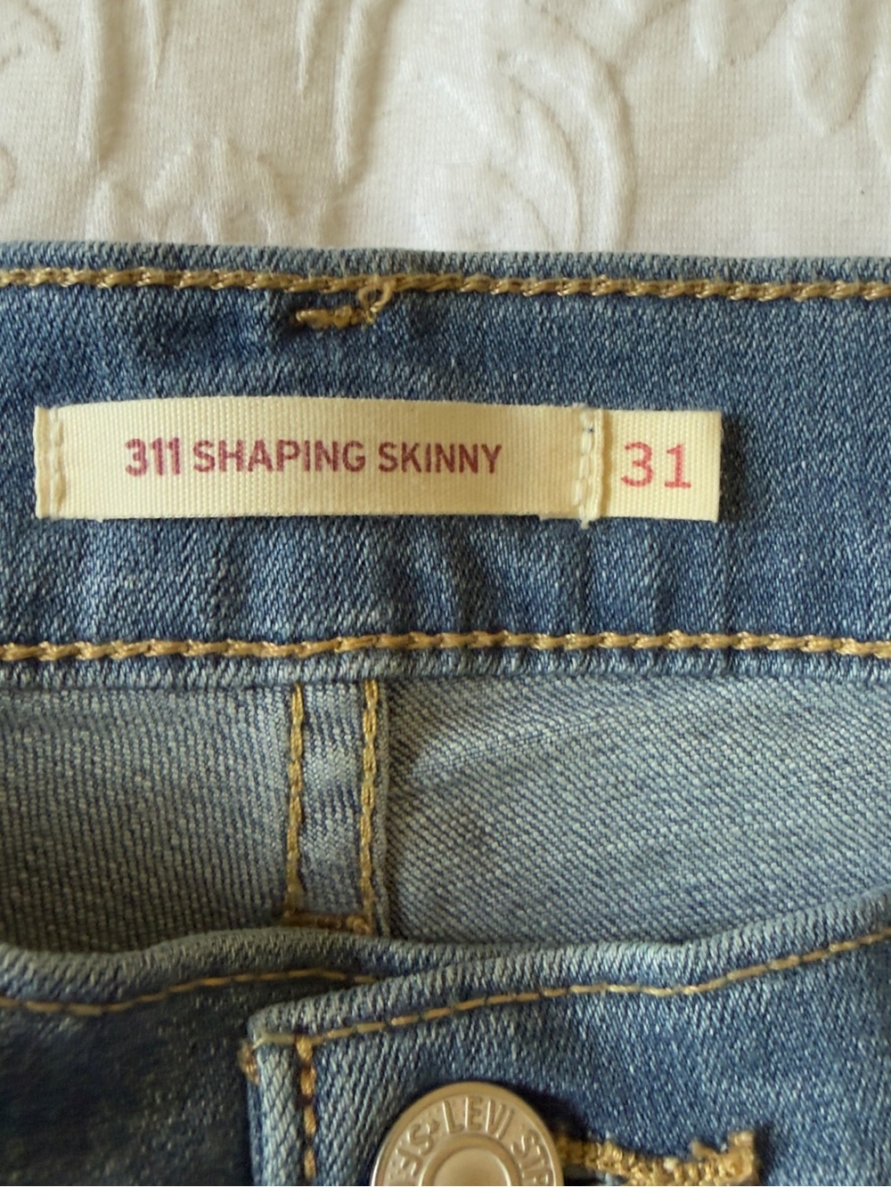 Levi's 311 Shaping Skinny Jeans Size 31 New w/o tags - Picture 2 of 6